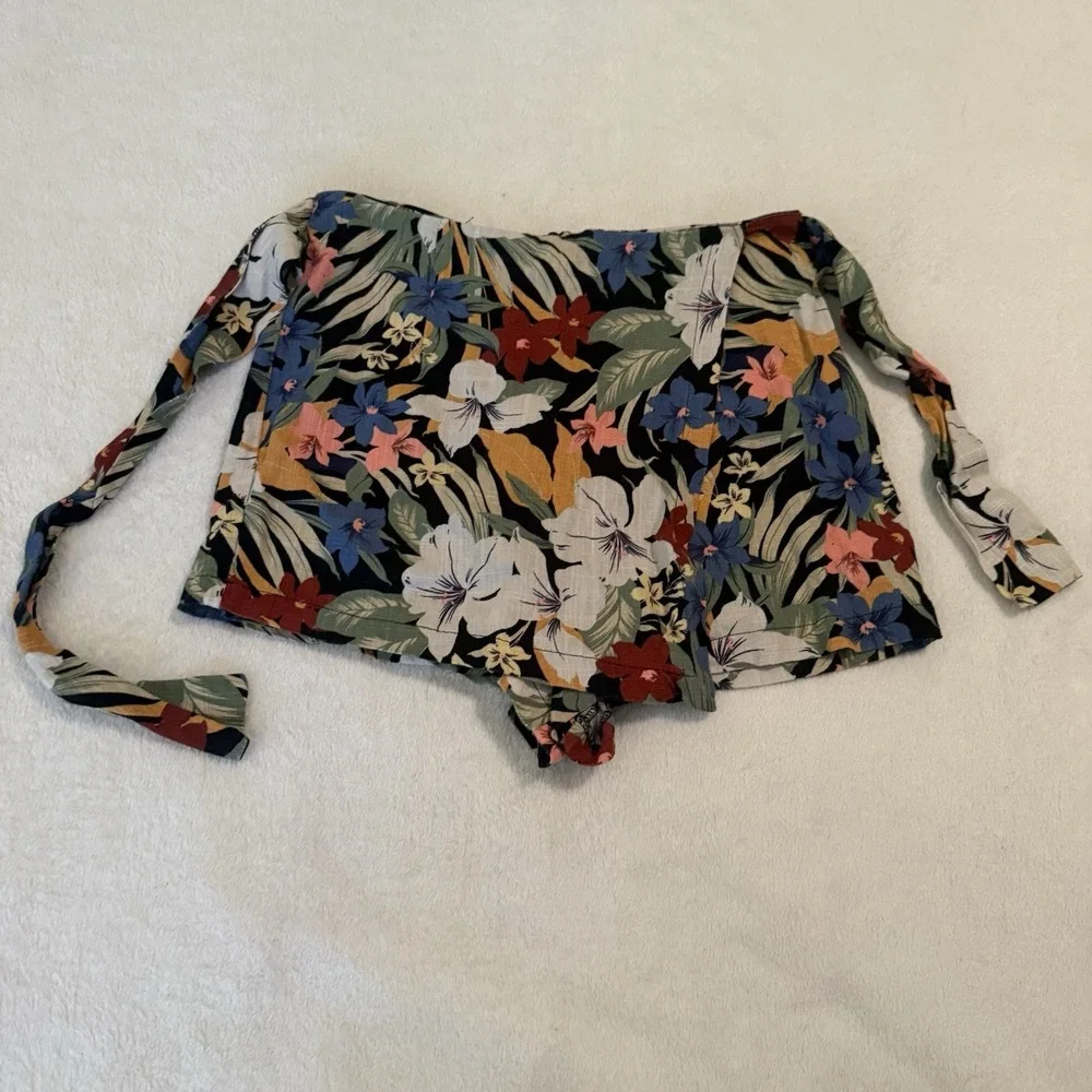 BNWT Pull and Bear Floral Belted Summer Skirt Size Womens Small